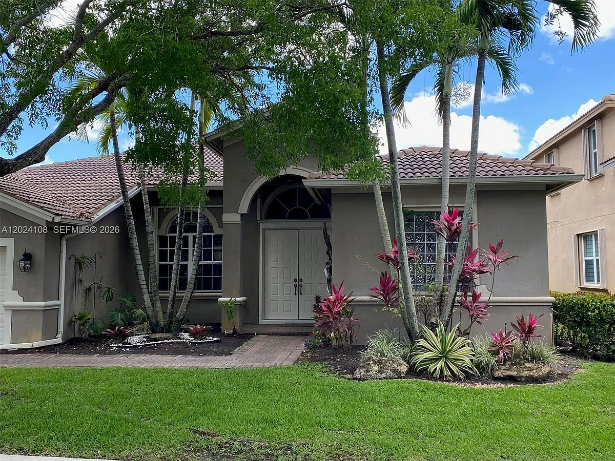 Photo 2 of 34 - 3885 E Hibiscus St - Weston, FL Building Photo - 3885 E Hibiscus St