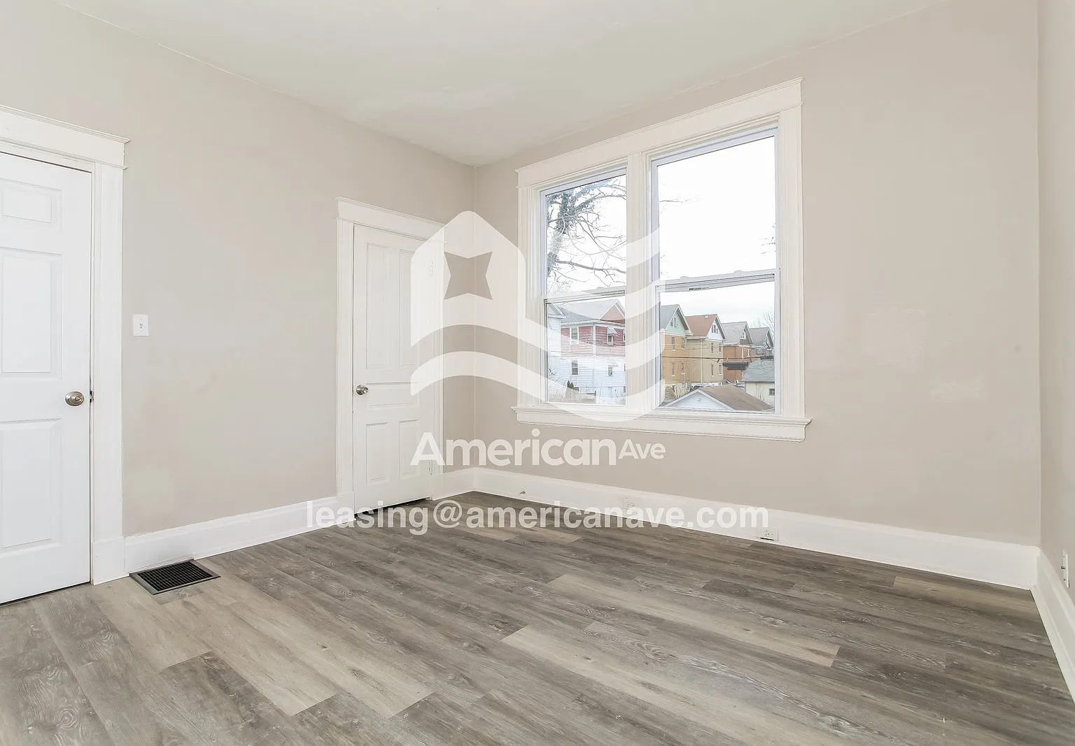 3 bed, 1.0 bath, 1128 sqft, $1,365 — Photo 3