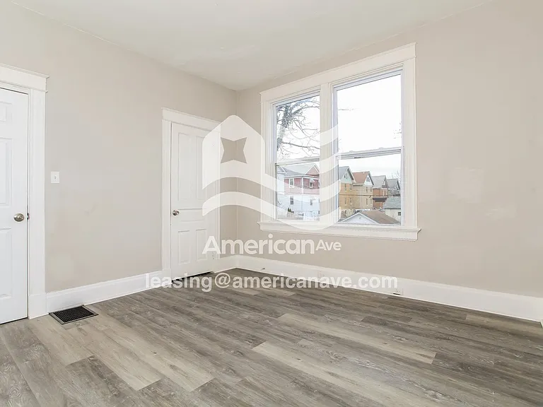 155352_003_wm_-_living_room_13449436.jpg