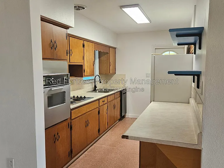1531 Grace Ave — Photo 5