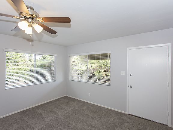 5th image of 4449 1/2 Mentone St