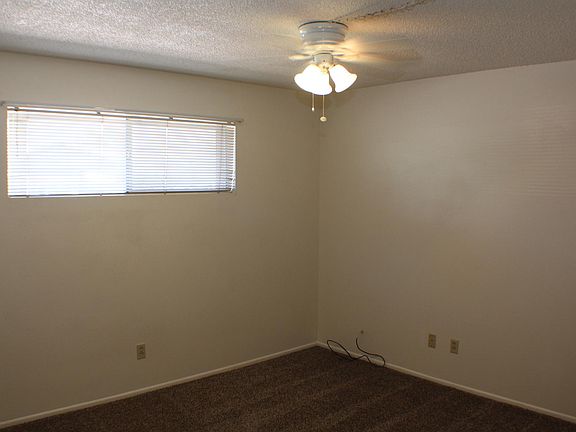 5th image of 553 E Pebble Beach Dr