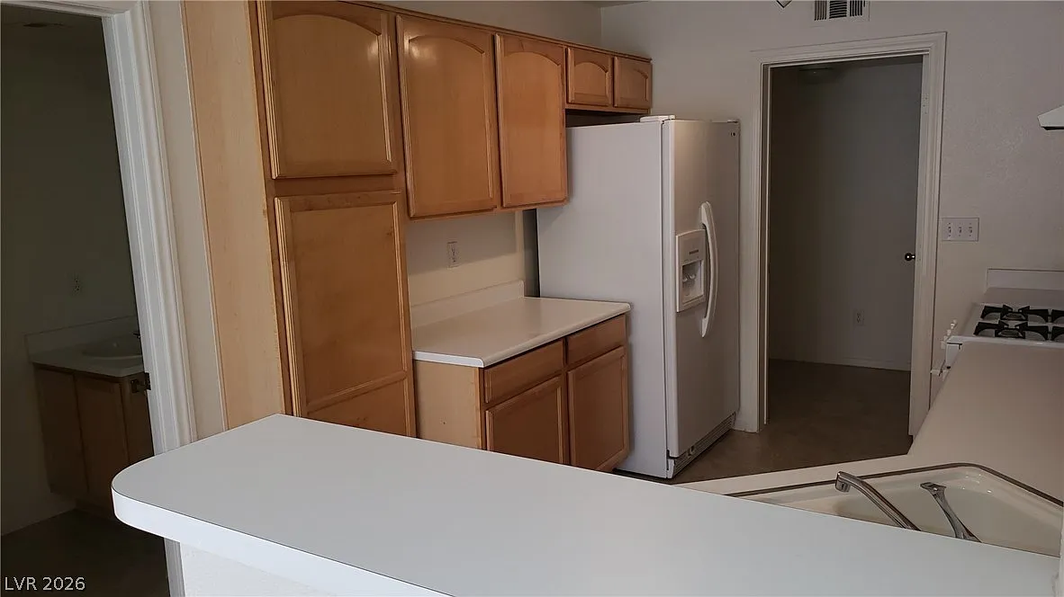 2 bed, 2.5 bath, 1263 sqft, $1,650 — Photo 3