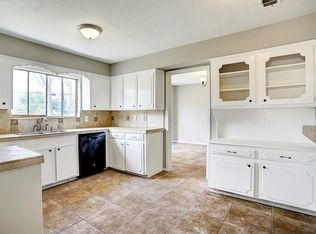 2606 Burke Rd, Pasadena, TX 77502