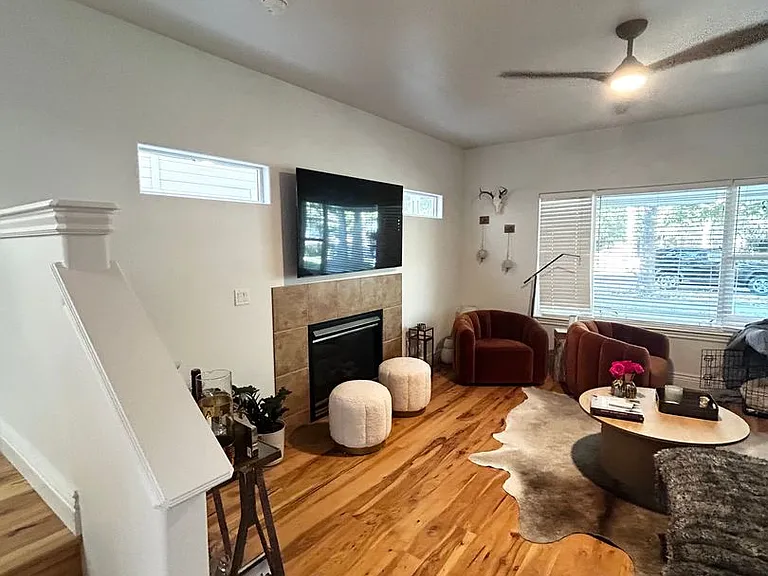 1218 E Franklin St — Photo 4