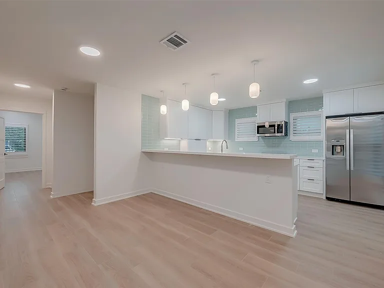 2702 Delano St — Photo 16