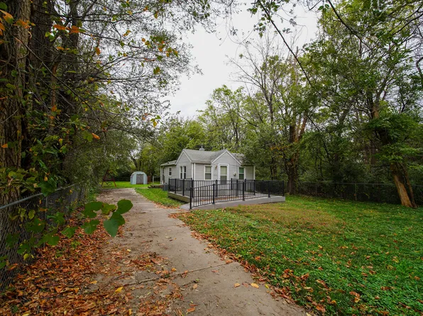 3126 Maury St, Des Moines, IA 50317