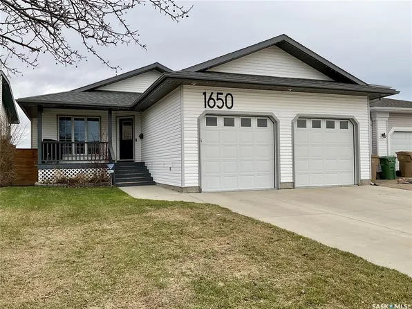 1650 Rousseau CRESCENT N, Regina, SK S4X 4L9