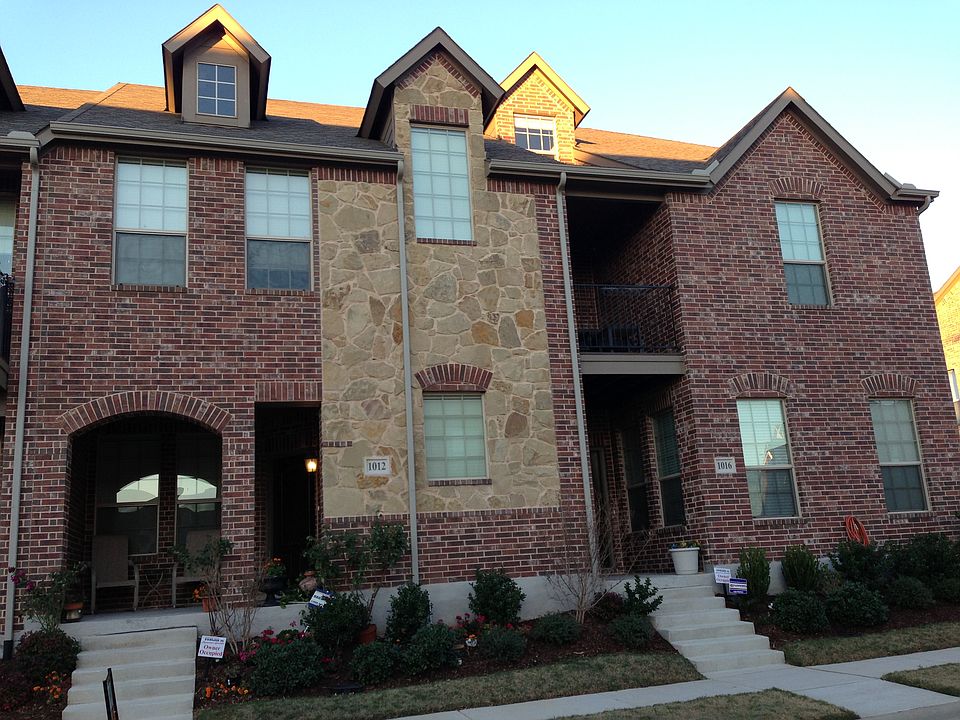 2nd image of 1012 Grace Ln