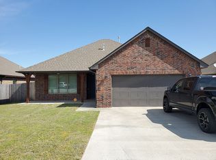 20543 Pioneer Dr, Harrah, OK 73045