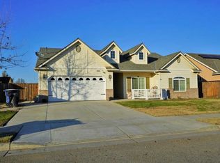 998 Tranquility Ct, Lemoore, CA 93245
