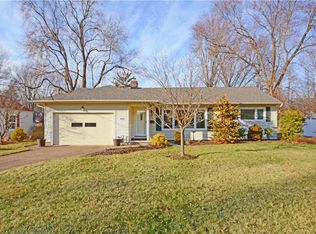 31010 Bexley Dr, Bay Village, OH 44140