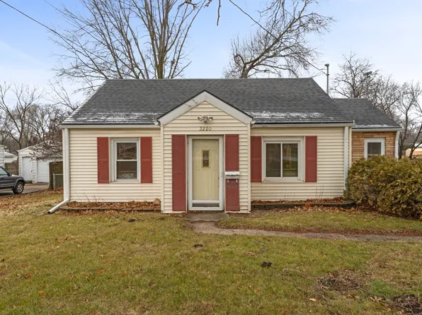 3220 E 38th St, Des Moines, IA 50317