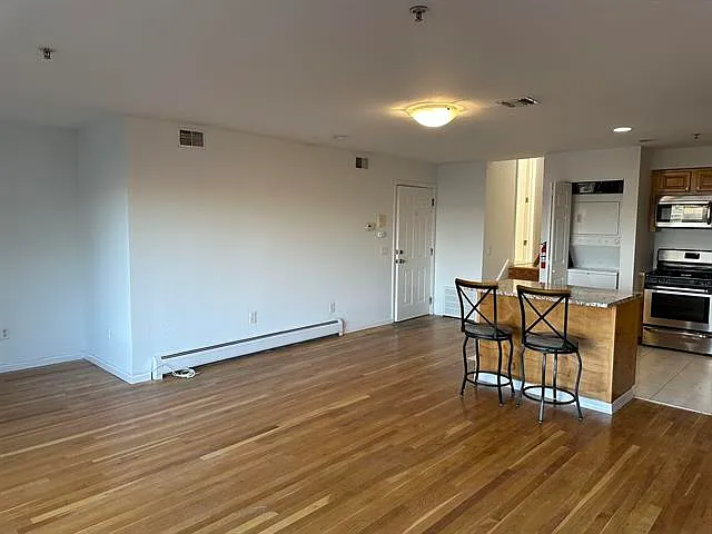 8913 Riverside Pl #3