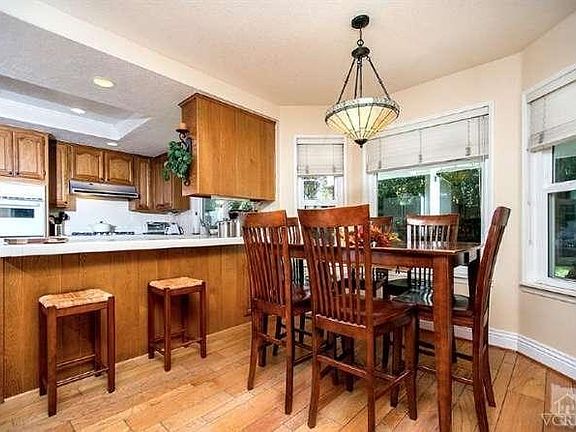 5th image of 2467 Chaucer Pl