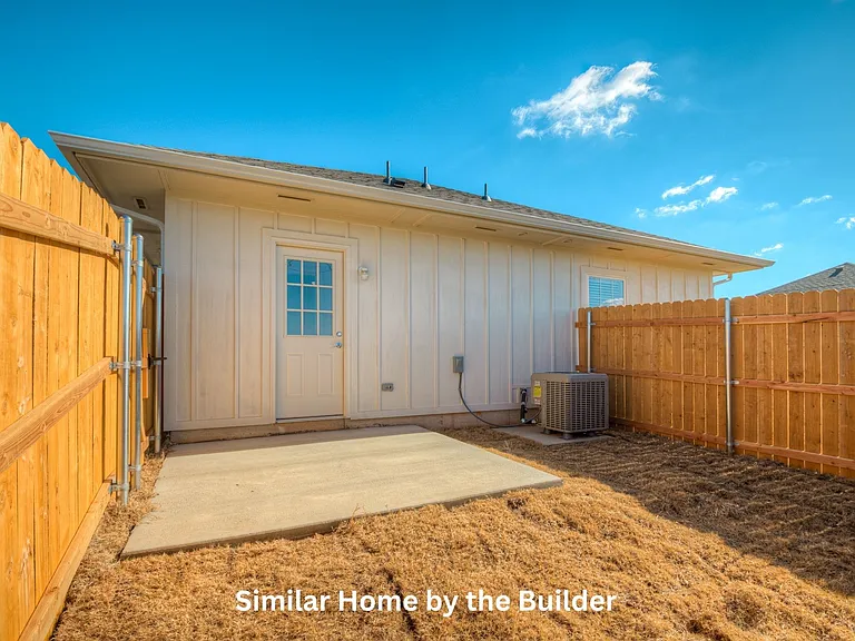 121 Sterling Dr — Photo 31