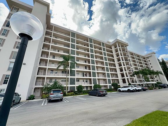 2nd image of 3100 N Palm Aire Dr APT 709