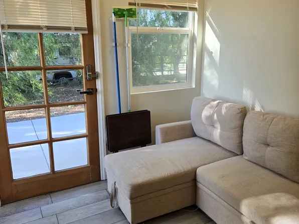 10855 Presilla Rd #B, Camarillo, CA 93012