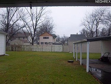 4th image of 1490 Maplewood St NE