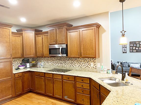 4th image of 2541 Wineland Creek Dr