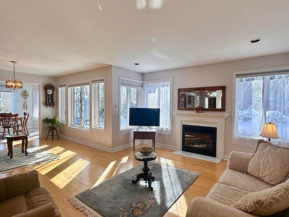 4th image of 33 Ritcey Ct