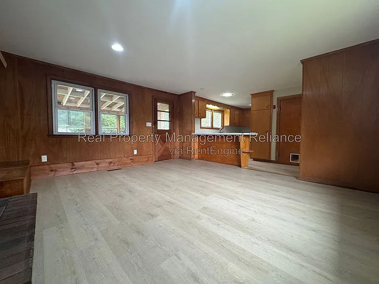 78 Memorial Dr — Photo 12