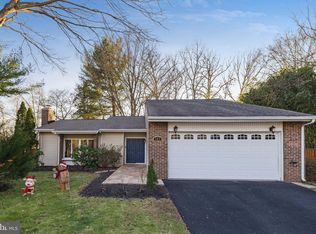 127 Victoria Pl, Sterling, VA 20164