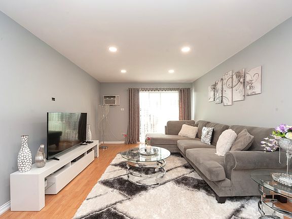 3rd image of 7225 W Higgins Ave Unit 506
