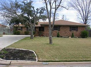 3809 Tanglewood Dr, Bryan, TX 77802