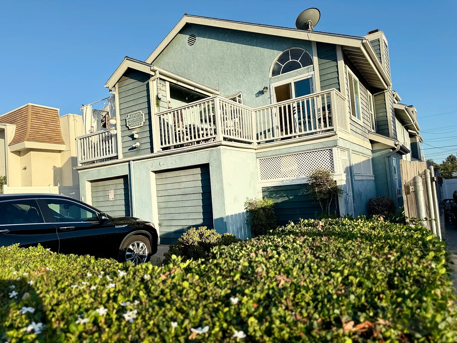 3 bed, 1324 sqft, $5,700 — Photo 1