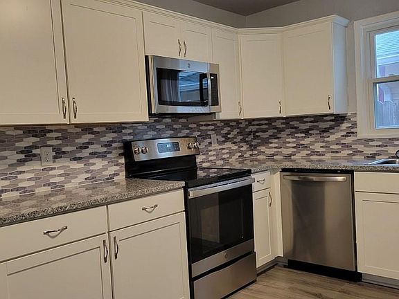 2nd image of 1210 Bohmen Ave