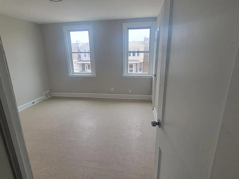 7206 Rutland St — Photo 5