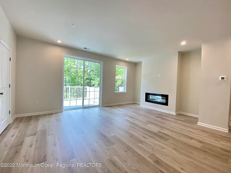102 Arose Ln — Photo 8