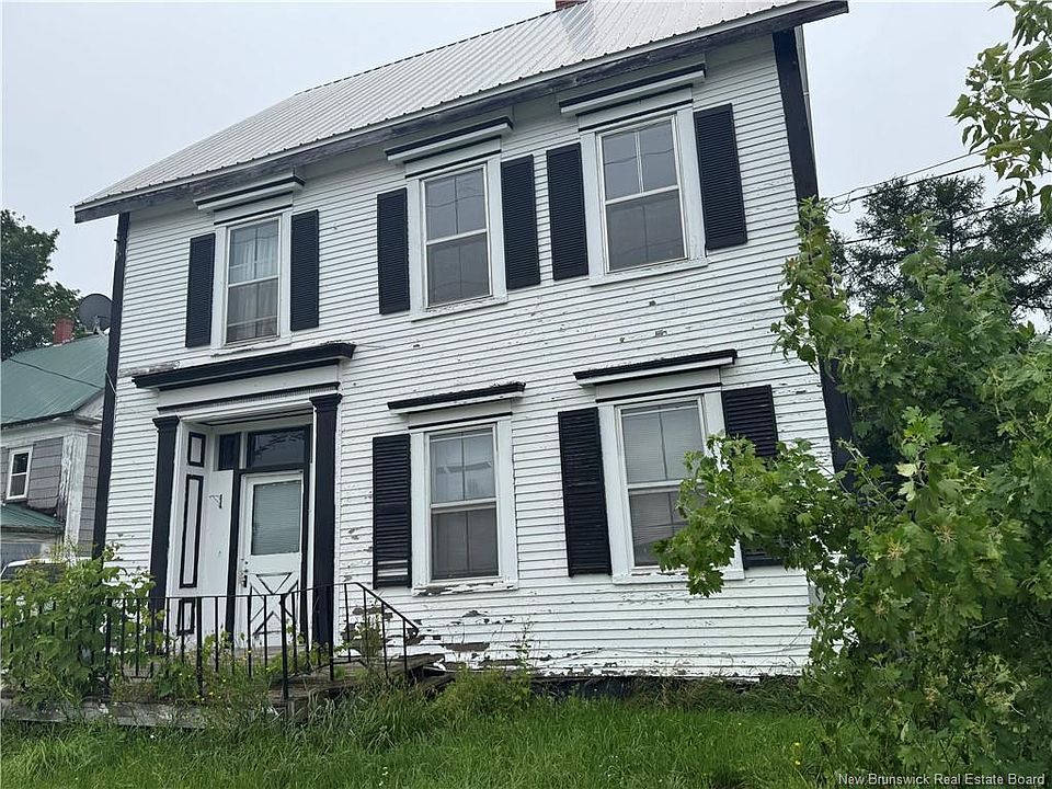 2nd image of 441 Main St