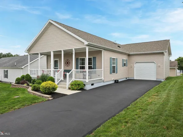 414 Honeysuckle Ln, Blue Bell, PA 19422