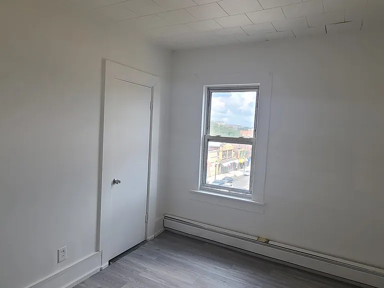743 Park St #4W — Photo 8