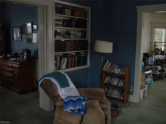 4th image of 160 Harvard Ave