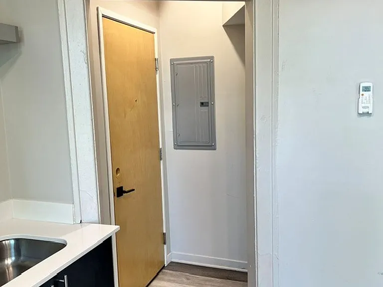 The Lindley — Photo 15
