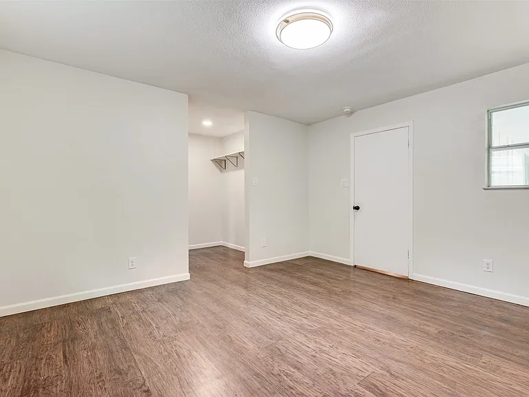 1318 E Windsor Dr — Photo 21