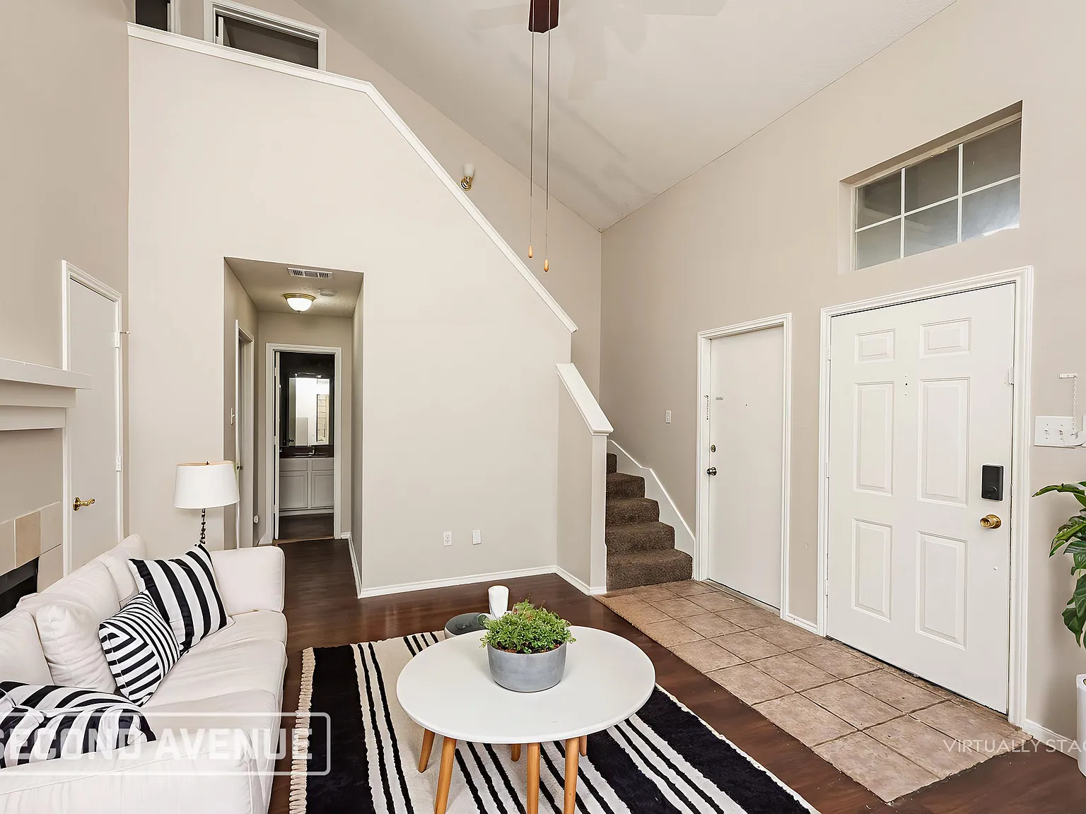 3 bed, 2.0 bath, 1477 sqft, $1,850 — Photo 2