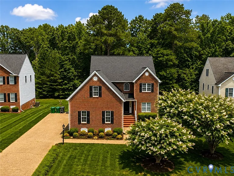11320 Sadler Oaks Dr — Photo 1