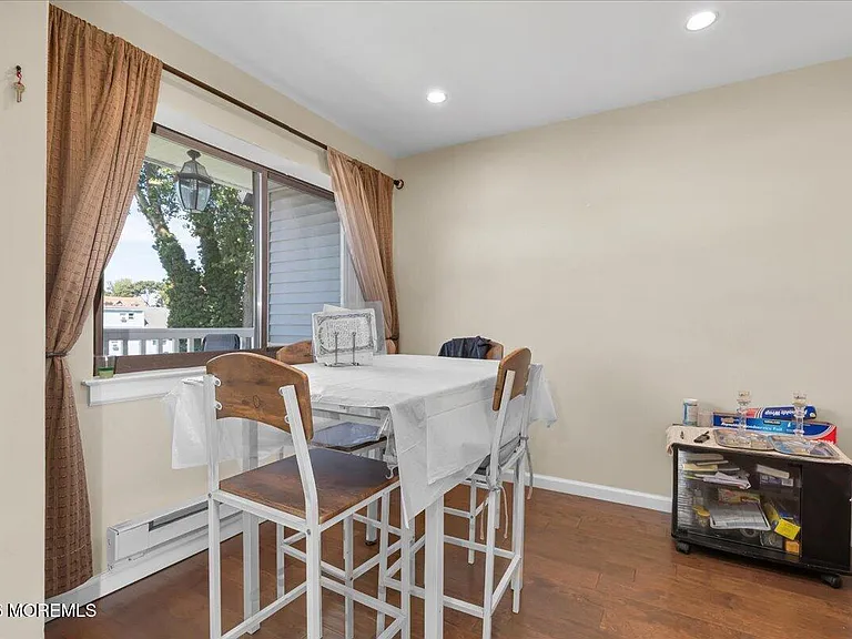 119 Avery Ave #J27 — Photo 5
