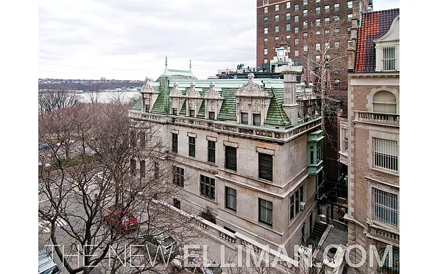 Sold by Douglas Elliman | media 12
