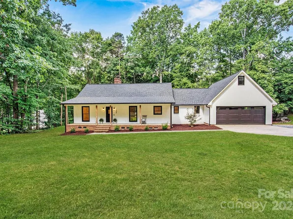 7864 Lakeview Dr, Denver, NC 28037