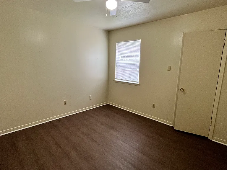 808 Navarro Dr #B — Photo 3