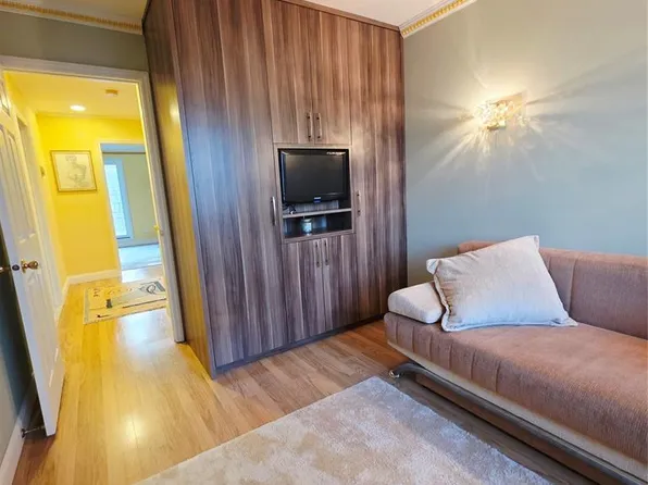 168 Beach 96th Street image 32 of 33