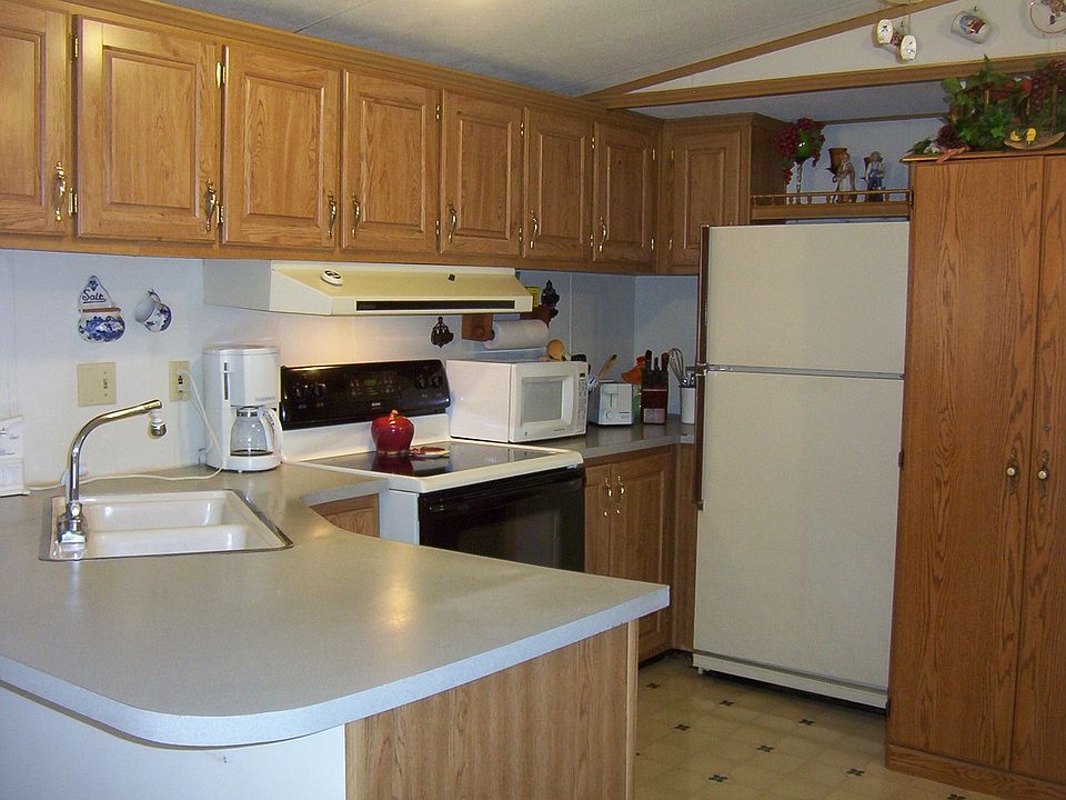 2nd image of 128 Falling Creek Cir