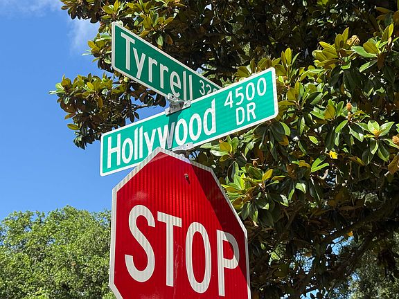 5th image of 4545 Hollywood Dr