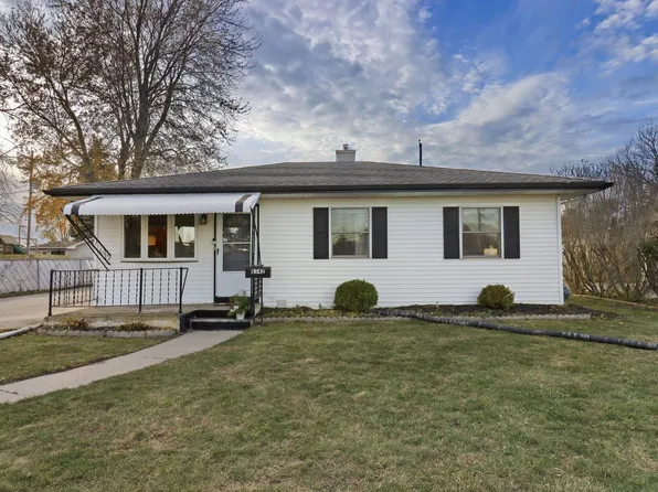 8542 19th AVENUE, Kenosha, WI 53143