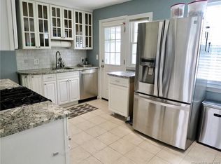 355 Sylvan Knoll Rd, Stamford, CT 06902